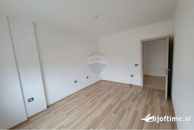 Shtepi me qera 2+1 ne Tirane - 450 Euro