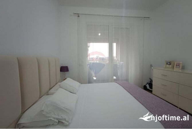 Shtepi ne shitje Apartament ne Tirane, 2+1, Mobilimi E mobiluar, Pagesa 206,000  Euro.