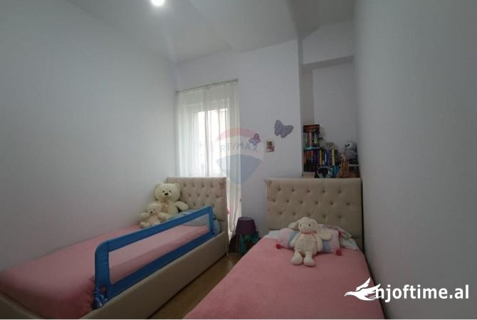 Shtepi ne shitje Apartament ne Tirane, 2+1, Mobilimi E mobiluar, Pagesa 206,000  Euro.