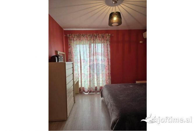 Shtepi me qera 2+1 ne Tirane - 650 Euro
