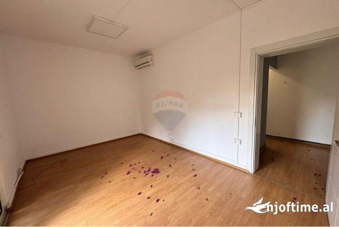 Ambient biznesi me qera 3+1 ne Tirane - 1,500 Euro