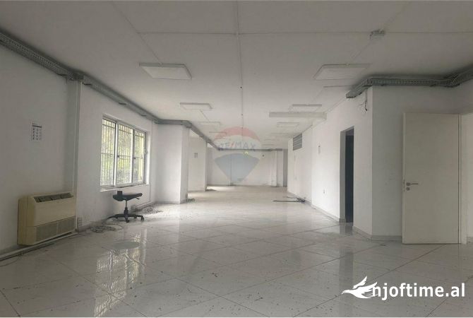 Ambient biznesi me qera 3+1 ne Tirane - 1,500 Euro