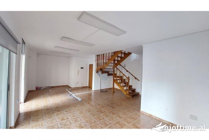 Ambient biznesi me qera 3+1 ne Tirane - 850 Euro