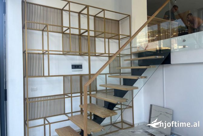 Ambient biznesi me qera 3+1 ne Tirane - 70,000 Leke