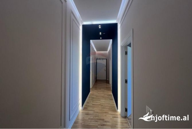 Ambient biznesi me qera 3+1 ne Tirane - 1,200 Euro