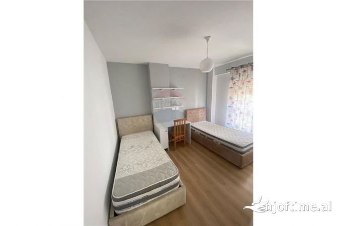 Shtepi me qera 2+1 ne Tirane - 650 Euro