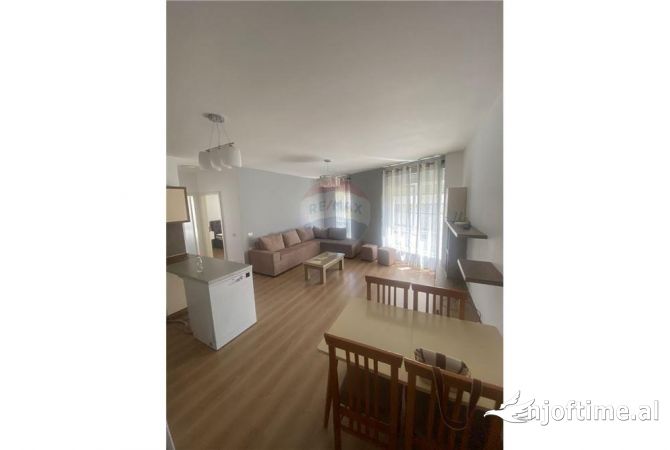 Shtepi me qera 2+1 ne Tirane - 650 Euro