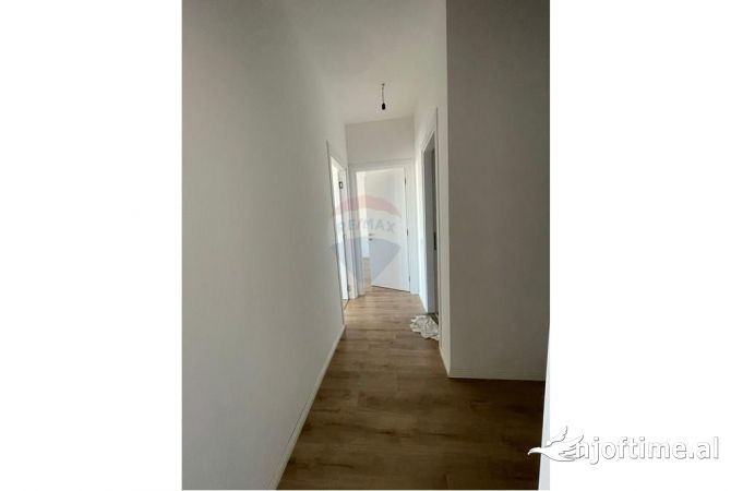 Ambient biznesi me qera 3+1 ne Tirane - 500 Euro