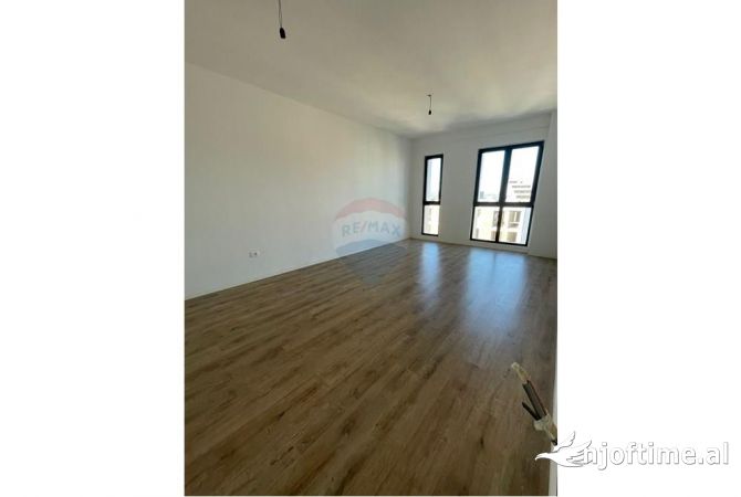Ambient biznesi me qera 3+1 ne Tirane - 500 Euro