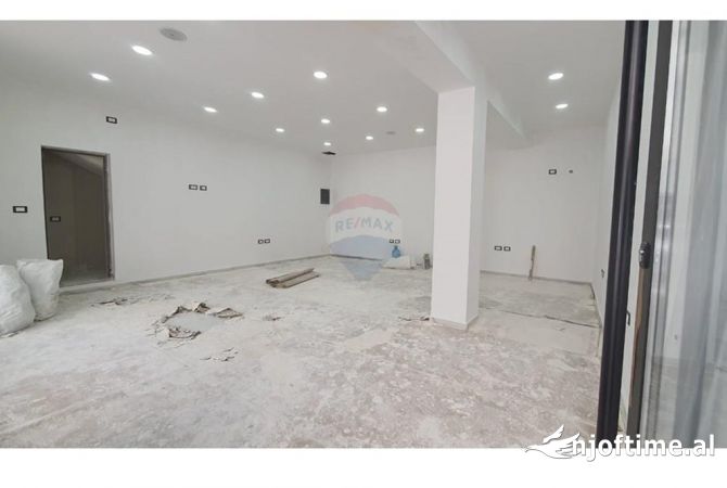 Ambient biznesi me qera 1+1 ne Tirane - 60,000 Leke