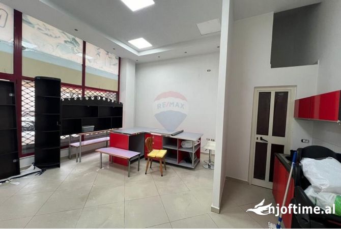 Ambient biznesi me qera 3+1 ne Tirane - 35,000 Leke