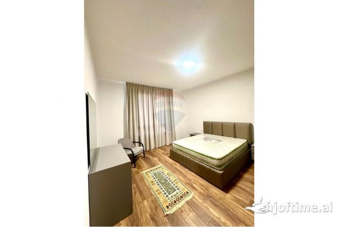 Shtepi me qera 2+1 ne Tirane - 800 Euro