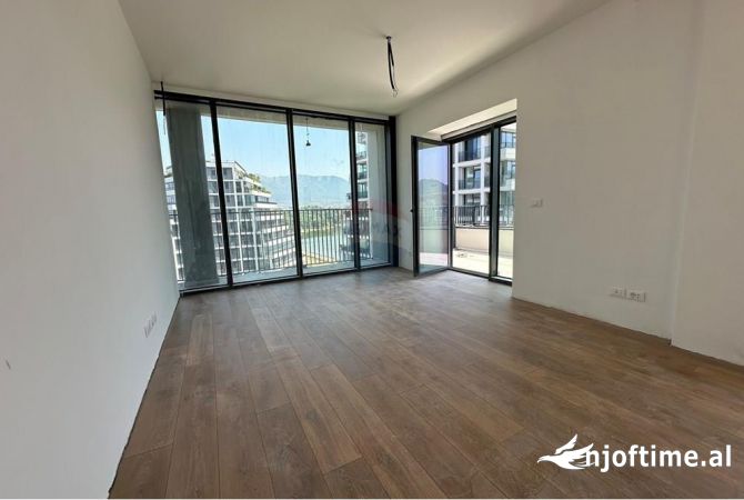 Ambient biznesi me qera 3+1 ne Tirane - 1,600 Euro