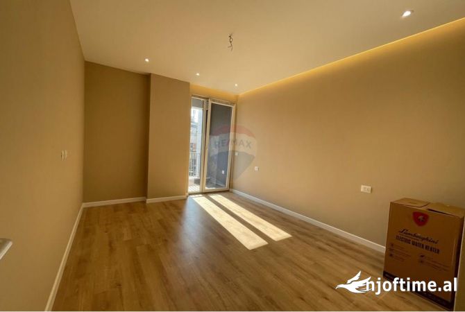 Ambient biznesi me qera 3+1 ne Tirane - 500 Euro