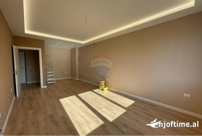 Ambient biznesi me qera 3+1 ne Tirane - 500 Euro