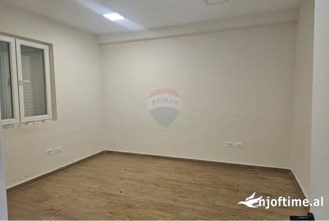Ambient biznesi me qera 3+1 ne Tirane - 1,500 Euro