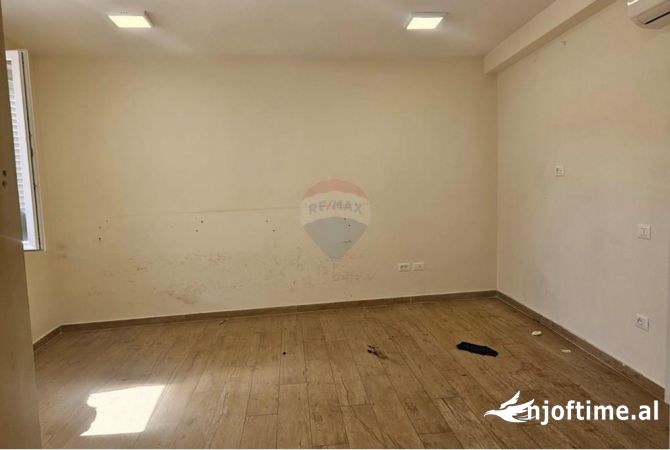 Ambient biznesi me qera 3+1 ne Tirane - 1,500 Euro