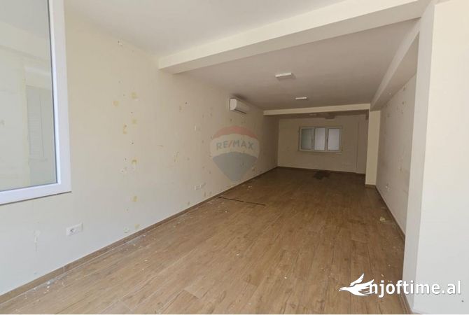 Ambient biznesi me qera 3+1 ne Tirane - 1,500 Euro
