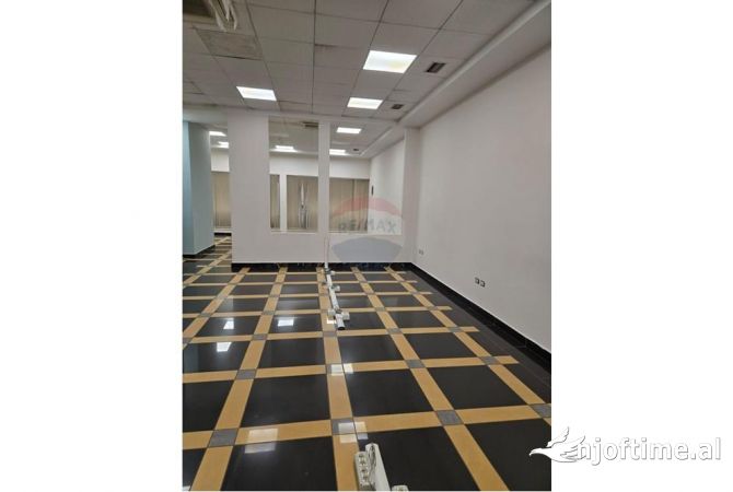 Ambient biznesi me qera 1+1 ne Tirane - 1,200 Euro