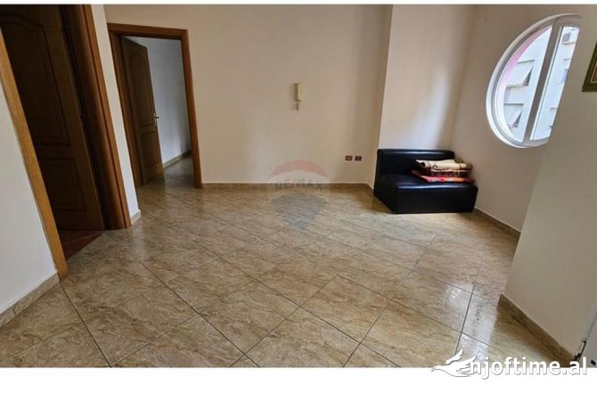 Shtepi me qera 2+1 ne Tirane - 500 Euro