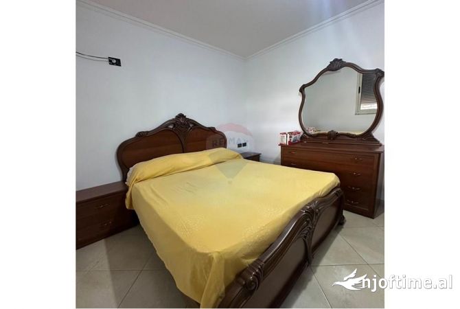 Shtepi me qera Apartament ne Tirane, 2+1, Mobilimi E mobiluar, Pagesa 500  Euro.