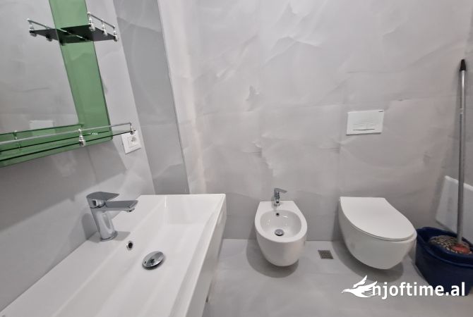 Shtepi me qera Apartament ne Tirane, 2+1, Mobilimi E mobiluar, Pagesa 550  Euro.