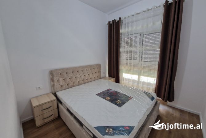 Shtepi me qera Apartament ne Tirane, 2+1, Mobilimi E mobiluar, Pagesa 550  Euro.