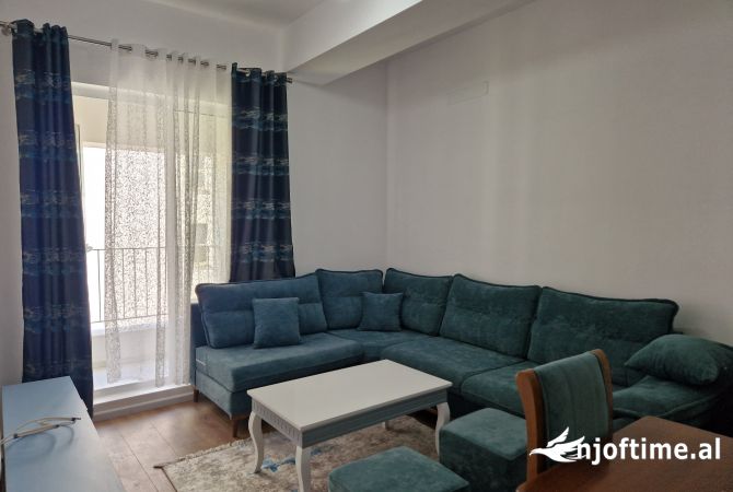 Shtepi me qera Apartament ne Tirane, 2+1, Mobilimi E mobiluar, Pagesa 550  Euro.