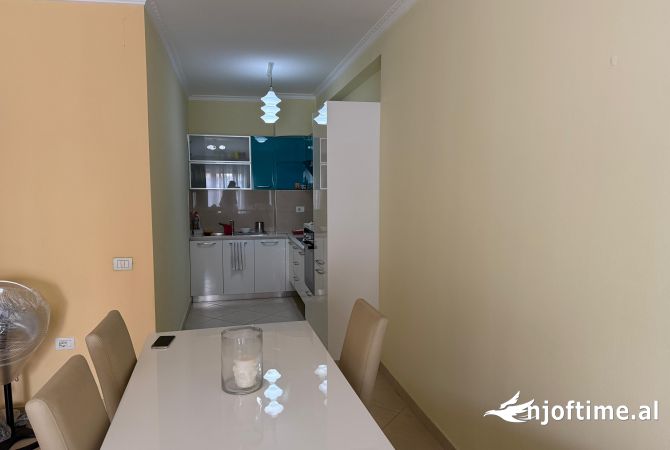 Shtepi me qera Apartament ne Tirane, 1+1, Mobilimi E mobiluar, Pagesa 600  Euro.