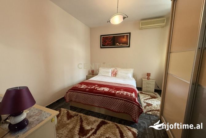 Shtepi ne shitje Apartament ne Tirane, 1+1, Mobilimi E mobiluar, Pagesa 183,000  Euro.