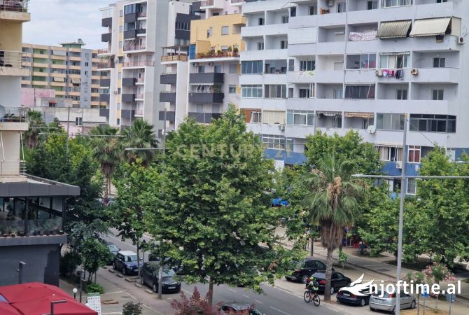 Shtepi ne shitje Apartament ne Durres, 3+1, Mobilimi E mobiluar, Pagesa 115,000  Euro.