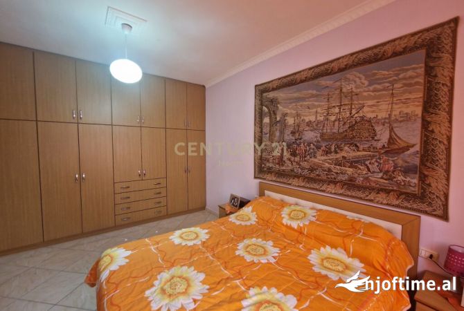 Shtepi ne shitje Apartament ne Durres, 3+1, Mobilimi E mobiluar, Pagesa 115,000  Euro.