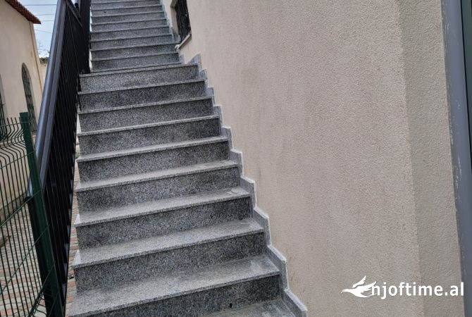 Ambient biznesi me qera 1+1 ne Kavaje - 50,000 Leke
