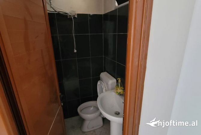 Qira ,ambient per zyra,call center,afer qendres Kavaje