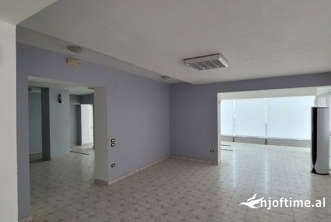 Ambient biznesi me qera 1+1 ne Kavaje - 50,000 Leke