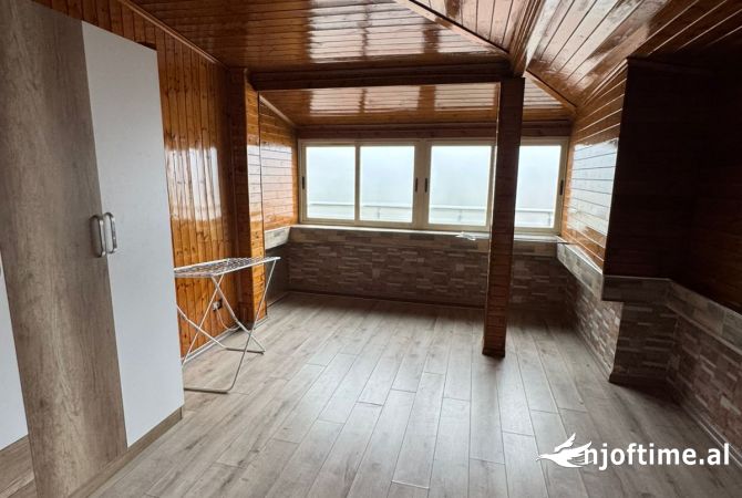 Shtepi ne shitje Papafingo(kati i catise) ne Kavaje, 2+1, Mobilimi E mobiluar, Pagesa 7,000,000  Leke.