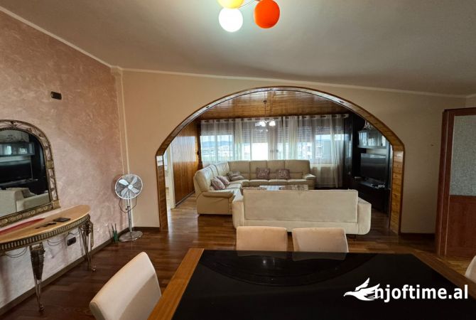 Shtepi ne shitje Papafingo(kati i catise) ne Kavaje, 2+1, Mobilimi E mobiluar, Pagesa 7,000,000  Leke.