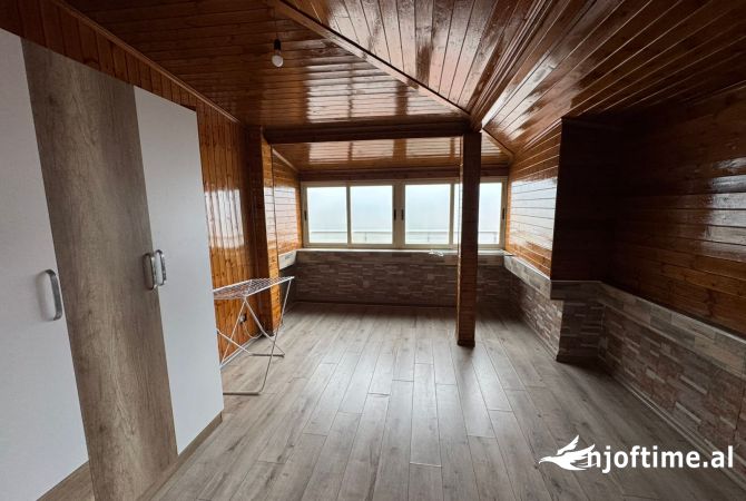 Shtepi ne shitje Papafingo(kati i catise) ne Kavaje, 2+1, Mobilimi E mobiluar, Pagesa 7,000,000  Leke.