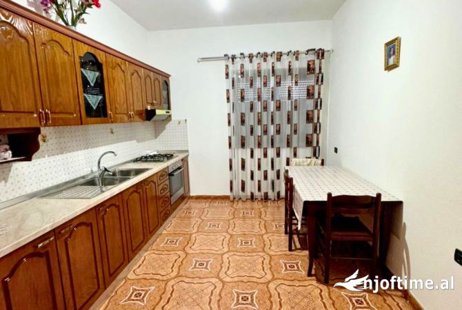 Shtepi ne shitje Shtepi Private ne Kavaje, 5+1, Mobilimi E mobiluar, Pagesa 139,000  Euro.