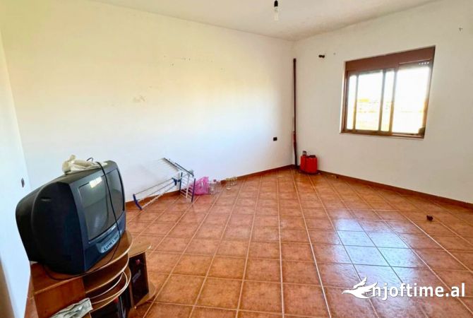 Shtepi ne shitje Shtepi Private ne Kavaje, 5+1, Mobilimi E mobiluar, Pagesa 139,000  Euro.