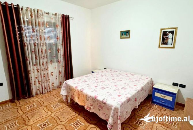 Shtepi ne shitje Shtepi Private ne Kavaje, 5+1, Mobilimi E mobiluar, Pagesa 139,000  Euro.