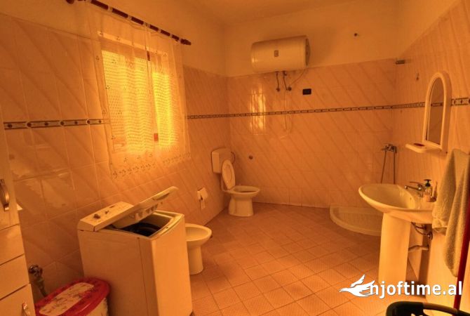 Shtepi ne shitje Shtepi Private ne Kavaje, 5+1, Mobilimi E mobiluar, Pagesa 139,000  Euro.