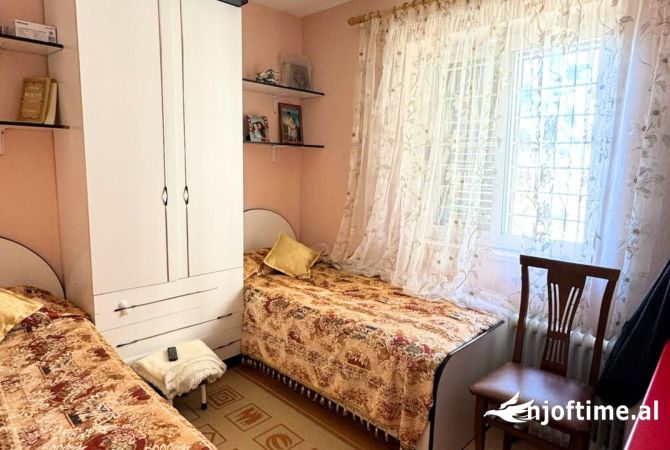 Shtepi ne shitje Apartament ne Kavaje, 3+1, Mobilimi E mobiluar, Pagesa 62,000  Euro.
