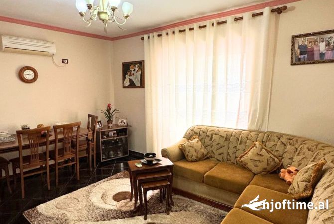 Shtepi ne shitje Apartament ne Kavaje, 3+1, Mobilimi E mobiluar, Pagesa 62,000  Euro.