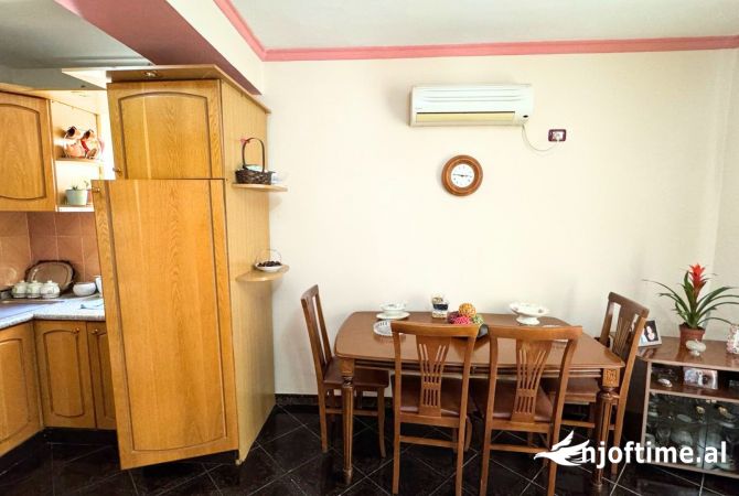 Shtepi ne shitje Apartament ne Kavaje, 3+1, Mobilimi E mobiluar, Pagesa 62,000  Euro.