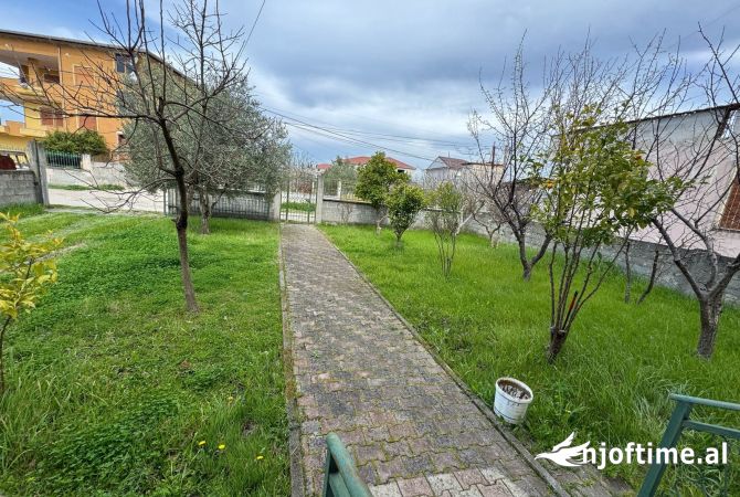 Shtepi ne shitje Shtepi Private ne Kavaje, 4+1, Mobilimi E mobiluar, Pagesa 130,000  Euro.