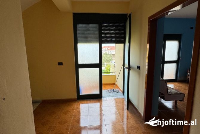 Shtepi ne shitje Shtepi Private ne Kavaje, 4+1, Mobilimi E mobiluar, Pagesa 130,000  Euro.