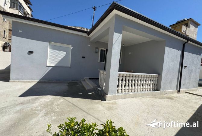 Shtepi ne shitje Shtepi Private ne Kavaje, 3+1, Mobilimi Bosh, pa mobiluar, Pagesa 100,000  Euro.