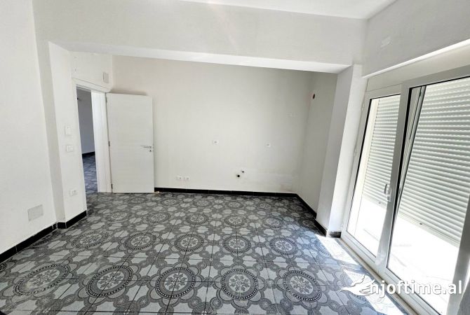 Shtepi ne shitje Shtepi Private ne Kavaje, 3+1, Mobilimi Bosh, pa mobiluar, Pagesa 100,000  Euro.