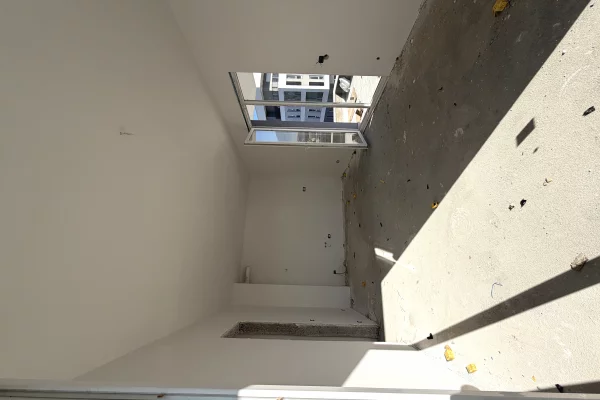 Shtepi ne shitje Apartament ne Tirane, 2+1, Mobilimi Bosh, pa mobiluar, Pagesa 141,000  Euro.